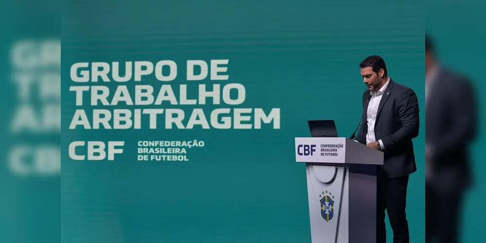 Durante fala de abertura, presidente da CBF Samir Xaud anunciou a implantação da tecnologia de impedimento semiautomático para 2026