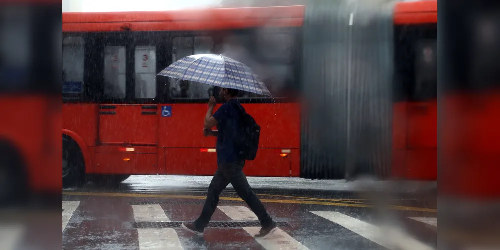 A Defesa Civil Estadual realizou um levantamento que aponta aumento nas ocorrências de vendaval, granizo e chuvas intensas, em comparação ao ano passado.