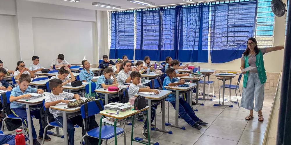 Educação fará consultas para implementar novos colégios cívico-militares em novembro