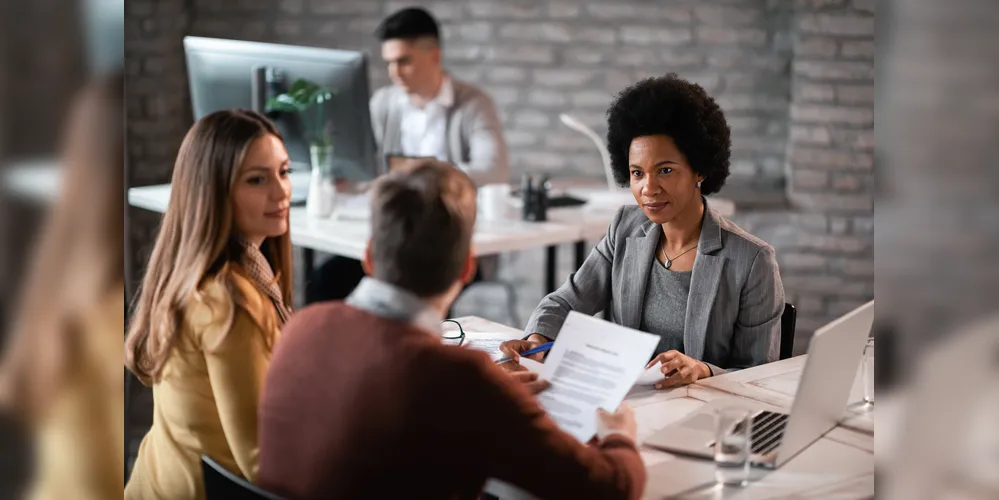 Inicie o penúltimo mês de 2025 com a carteira assinada