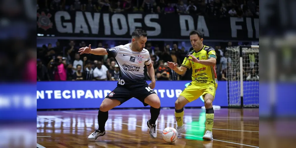 Na ida, sob mando do Corinthians, as equipes empataram em 3 x 3