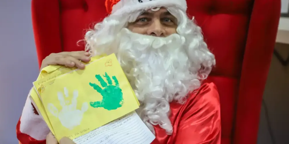 Em Rio Bonito do Iguaçu, cidade paranaense devastada por um tornado em novembro, cerca de 1,1 mil crianças receberam presentes