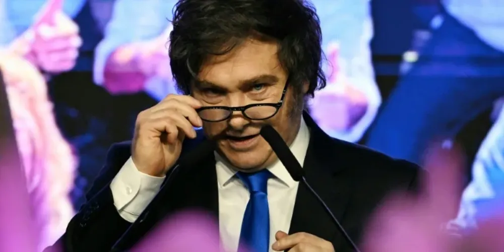 O argentino compartilhou uma publicação de Eduardo Bolsonaro na rede social X