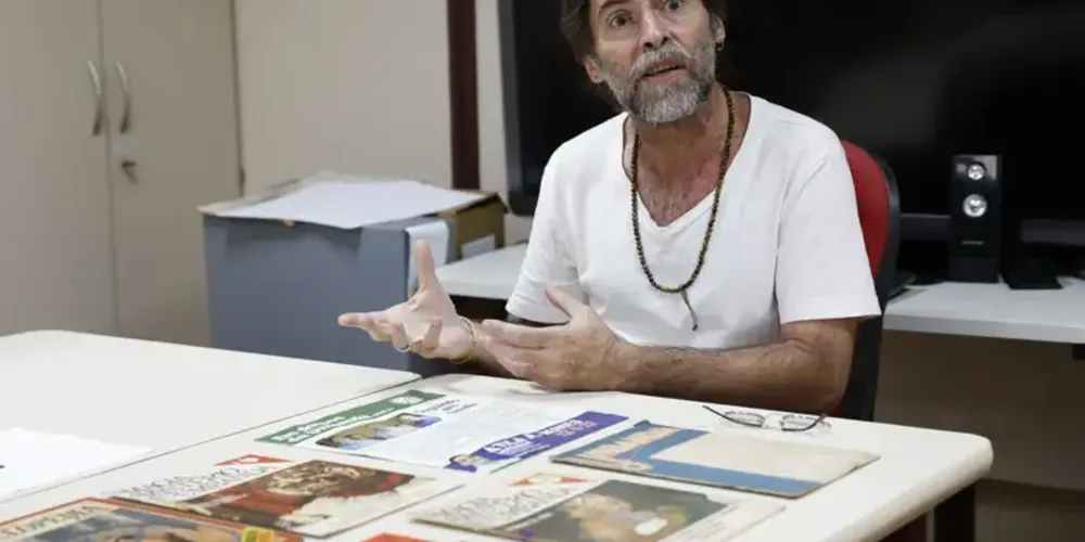Túlio Saeta, da Divisão de Processamento Técnico de Documentos Privados do Arquivo Nacional, fala sobre a doação recebida de documentos sobre religiosidade afro-brasileira e cultura iorubá