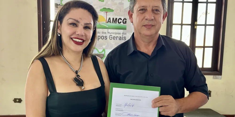Dayane Sovinski, atual presidente da AMCG, e Gerson Nunes, futuro presidente da Associação