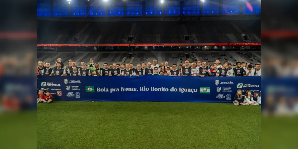 Os dois times entraram em campo nessa quarta-feira (19)