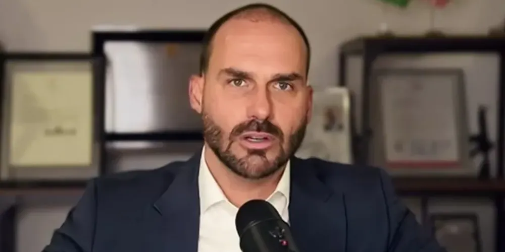 Eduardo Bolsonaro teve o passaporte diplomático cancelado