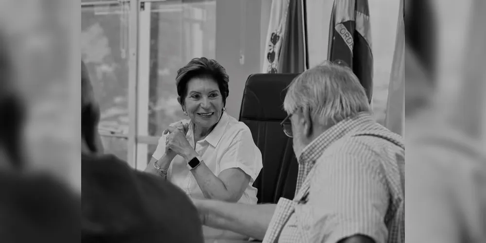 A prefeita de Ponta Grossa, Elizabeth Schmidt, e o diretor da Unilivre, Francisco Gevaerd