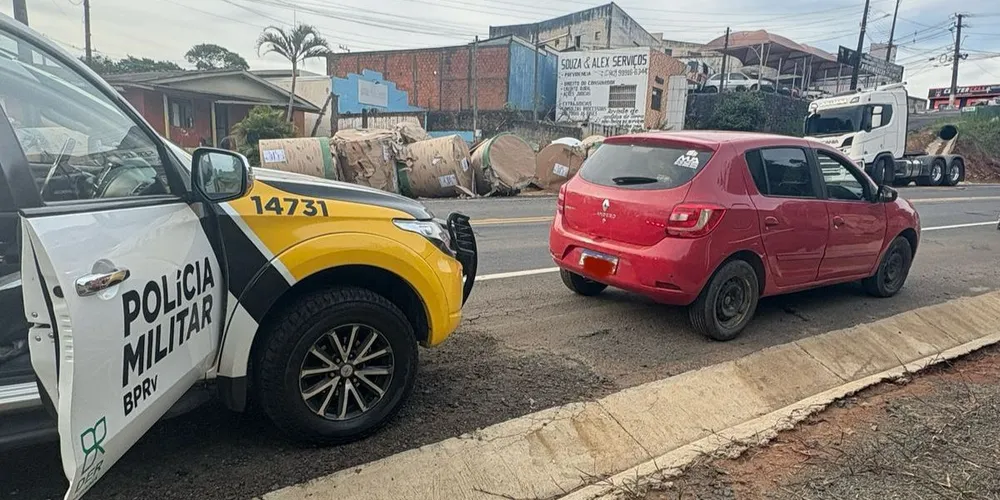 O homem conduzia um Sandero vermelho no momento da ocorrência