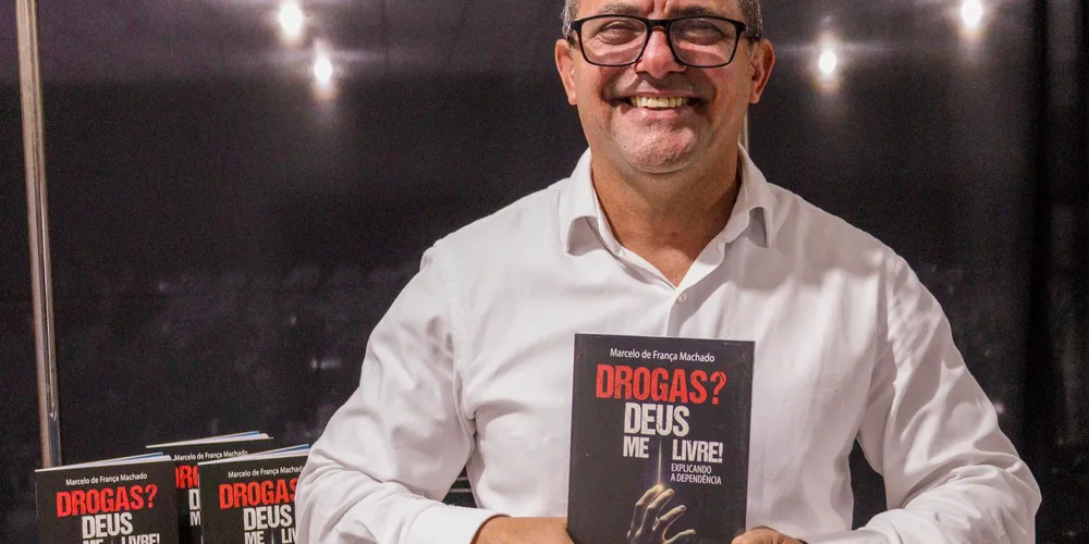 O lançamento do livro de Marcelo de França Machado aconteceu no prédio do Esquadrão da Vida