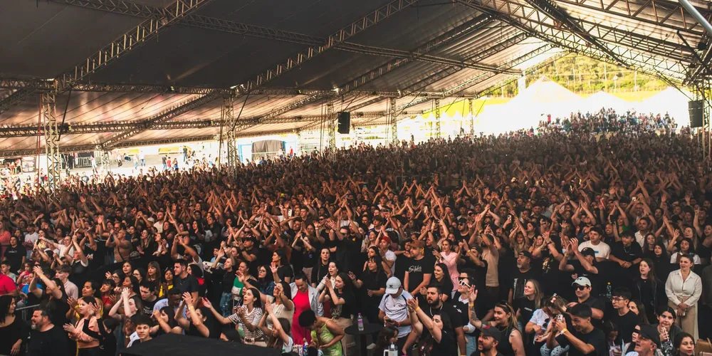 O evento Fé Ponta Grossa reuniu cerca de 25 mil pessoas em 2025