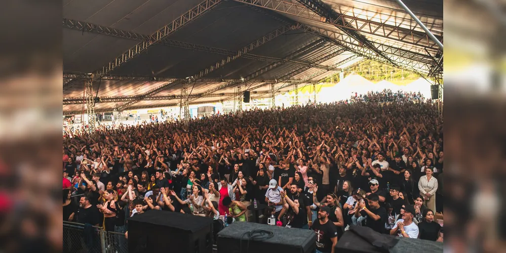 O evento Fé Ponta Grossa reuniu cerca de 25 mil pessoas em 2025