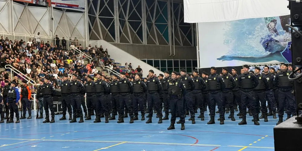 A solenidade de formatura aconteceu na noite desta quarta-feira (29), na Arena Multiuso, em Ponta Grossa
