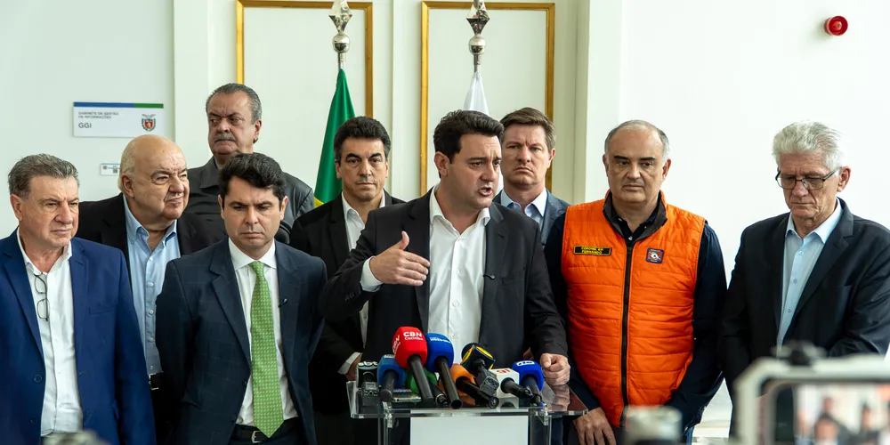 A decisão foi definida durante reunião no Palácio Iguaçu com secretários de Estado e prefeitos das cidades afetadas