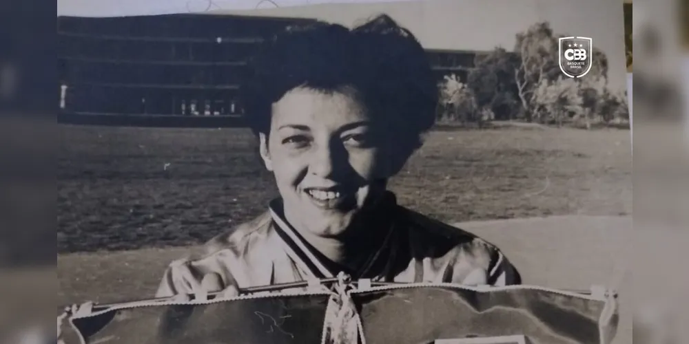 Cida Guimarães foi destaque do basquete brasileiro e referência histórica da seleção feminina.