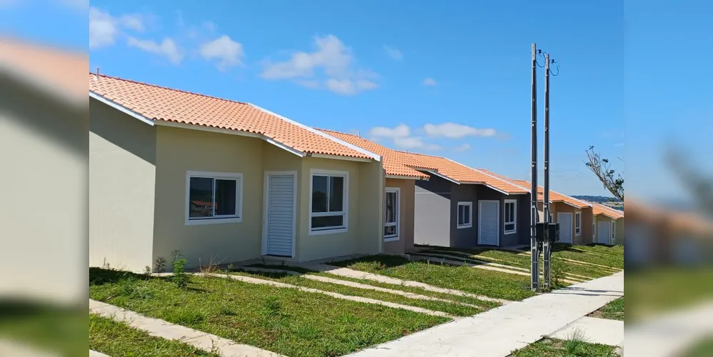 Ao todo, 48 famílias que receberam as chaves dos seus lares na manhã desta quinta-feira (18)