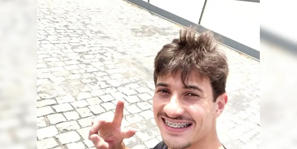 O caminhão que ele dirigia caiu em uma ribanceira na BR-381