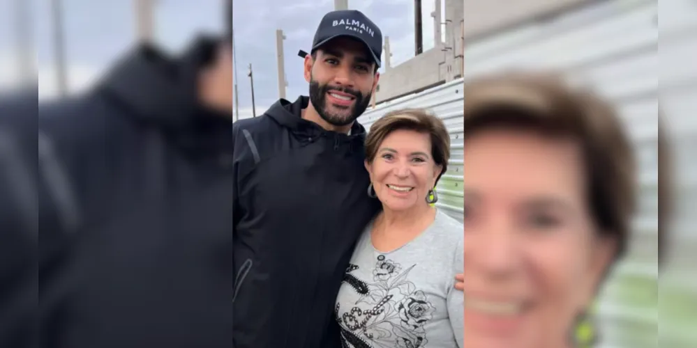 O cantor Gusttavo Lima é recepcionado em Ponta Grossa pela prefeita Elizabeth Schmidt (União)