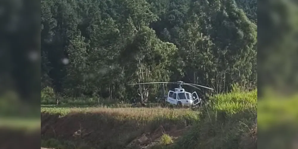 Um helicóptero do Samu chegou ao local para realizar atendimento