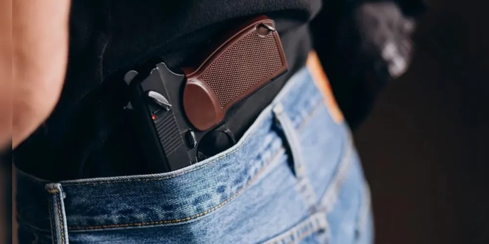 Suspeito chegou a exibir um objeto semelhante a uma arma