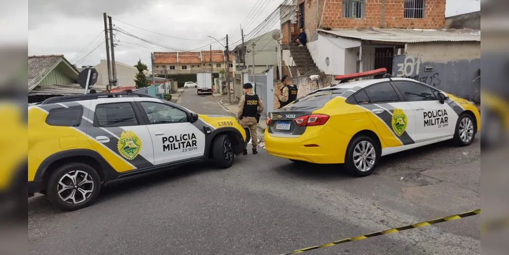 Equipes da Polícia Militar estiveram no local da ocorrência