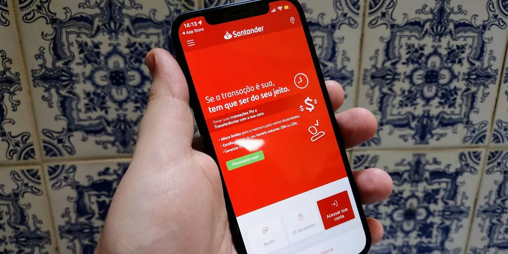 Nas redes sociais, foram relatadas dificuldades para acessar os serviços