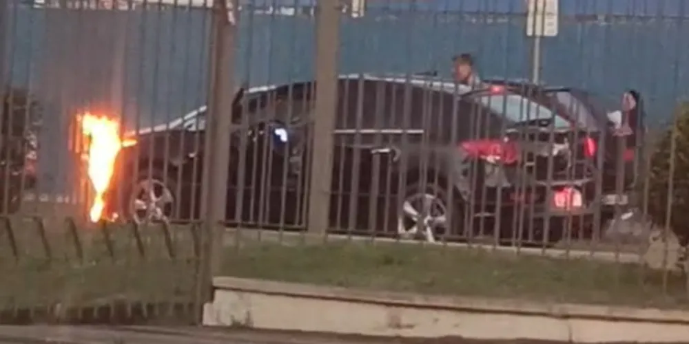 A situação foi registrada em frente ao Colégio Elite Rede de Ensino