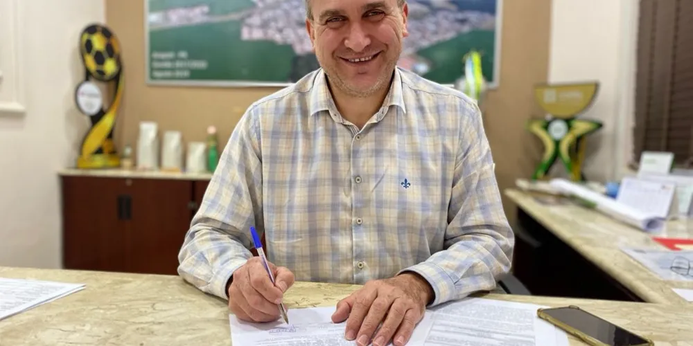 Irani Barros projeta reformar escolas e centros de educação infantil do município