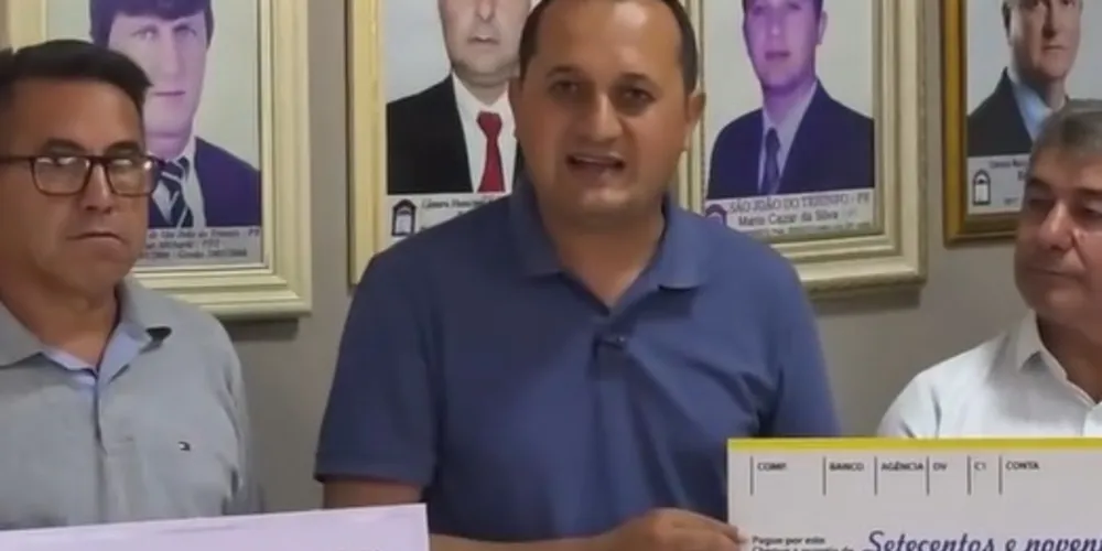 O prefeito Mario Cezar esteve reunido com os vereadores para receber o recurso