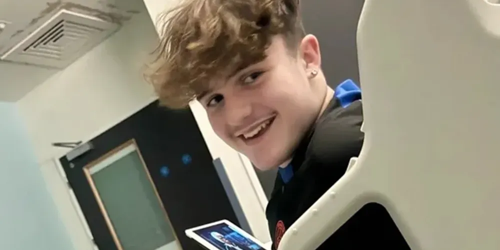 Max teve uma convulsão em casa, seguida por uma segunda em sequência