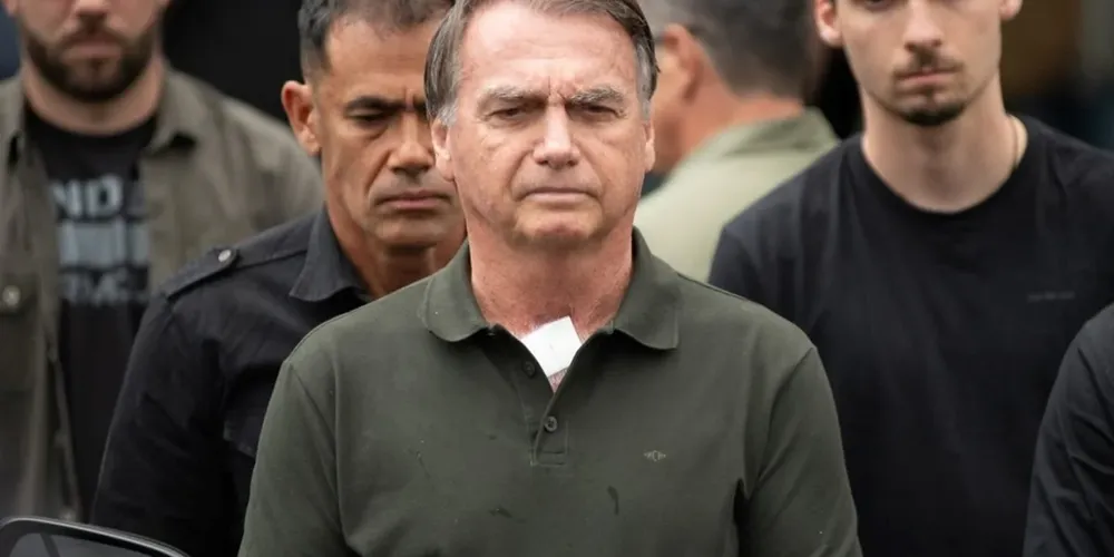 O ex-presidente Jair Bolsonaro (PL) foi preso neste sábado (22)