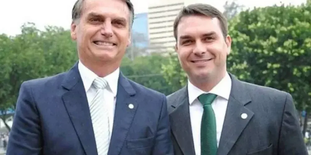 Bolsonaro confirma pré-candidatura de Flávio em carta antes de cirurgia
