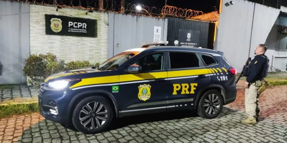 Agentes da PRF estavam no local em intervalo para refeição quando foram procurados pelas jovens e por funcionários do estabelecimento