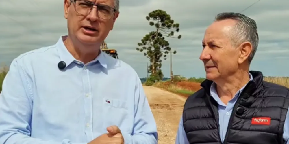 O trabalho foi acompanhado pelo presidente da Câmara dos Vereadores, Julio Küller, ao lado do secretário municipal de Agricultura, Izaltino Cordeiro