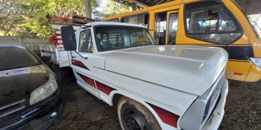 A iniciativa contribui para a renovação do patrimônio municipal, como a frota de veículos