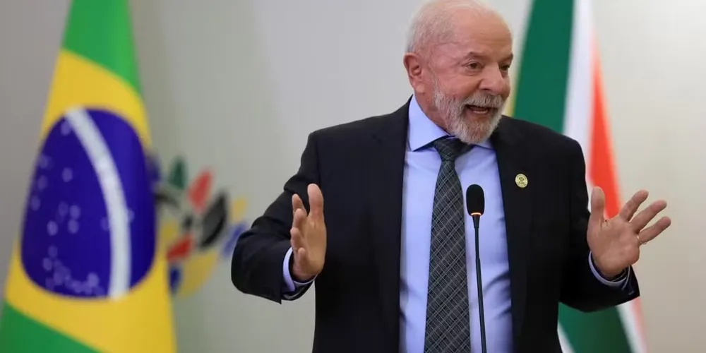Lula deu a declaração durante coletiva de imprensa em Joanesburgo, na África do Sul neste domingo (23)