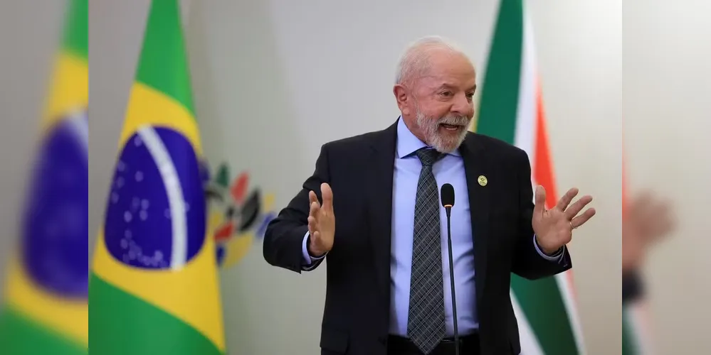 Lula deu a declaração durante coletiva de imprensa em Joanesburgo, na África do Sul neste domingo (23)
