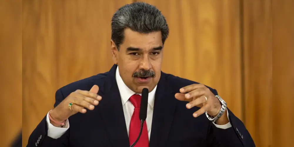 O presidente venezuelano Nicolás Maduro e sua esposa foram capturados ontem