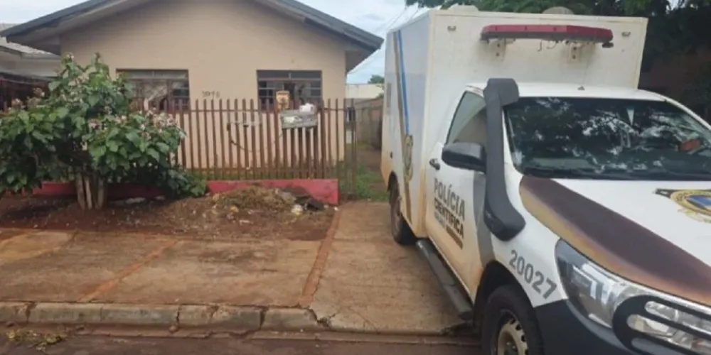 O Instituto Médico Legal (IML) foi acionado para fazer a remoção do corpo da mulher