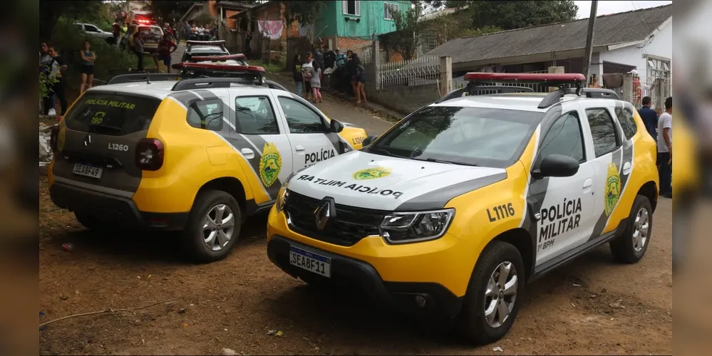 Registro de viatura da PM em via pública