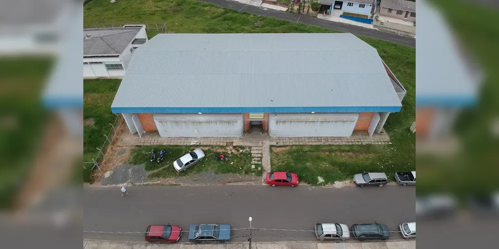 Imagem aérea do ginásio em Ponta Grossa