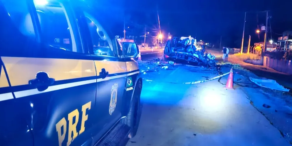 Acidente aconteceu na noite desse sábado