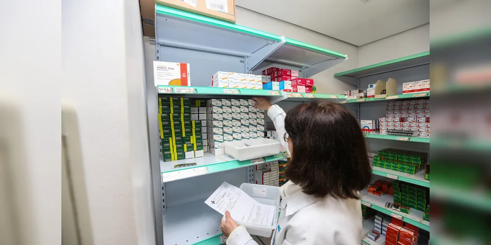 A previsão é que os medicamentos estejam disponíveis nas farmácias do SUS no primeiro semestre de 2026. Eles serão fornecidos apenas sob prescrição