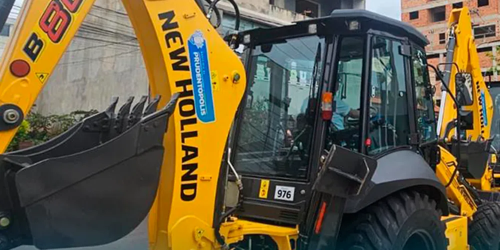 As retroescavadeiras passam a integrar o patrimônio público municipal