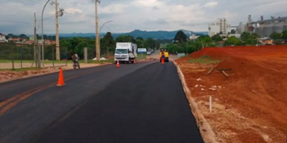 A nova pavimentação garante mais segurança, agilidade e qualidade no deslocamento de trabalhadores e no transporte de produtos