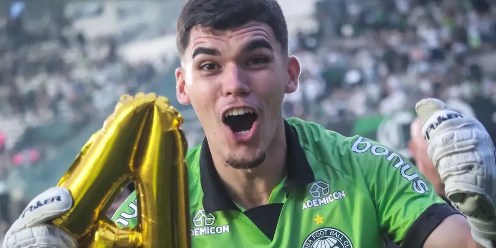 Acesso foi festejado pelos jogadores em campo