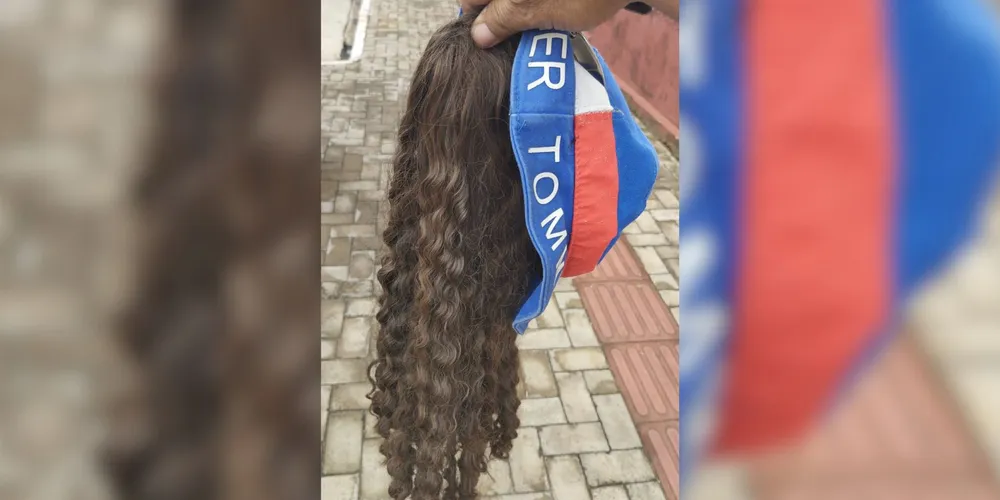 Os policiais encontraram as vestimentas utilizadas no crime (chapéu e peruca)