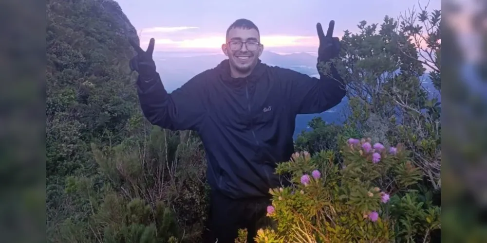 Roberto subiu o Pico Paraná no dia 31 de dezembro acompanhado de uma amiga e desapareceu