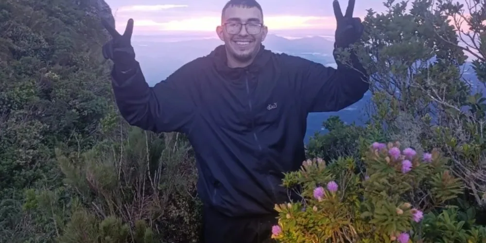 Roberto subiu o Pico Paraná no dia 31 de dezembro acompanhado de uma amiga e desapareceu