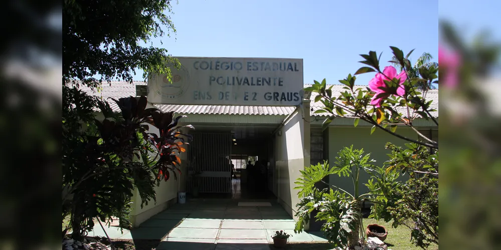 A fachada do Colégio Estadual Polivalente